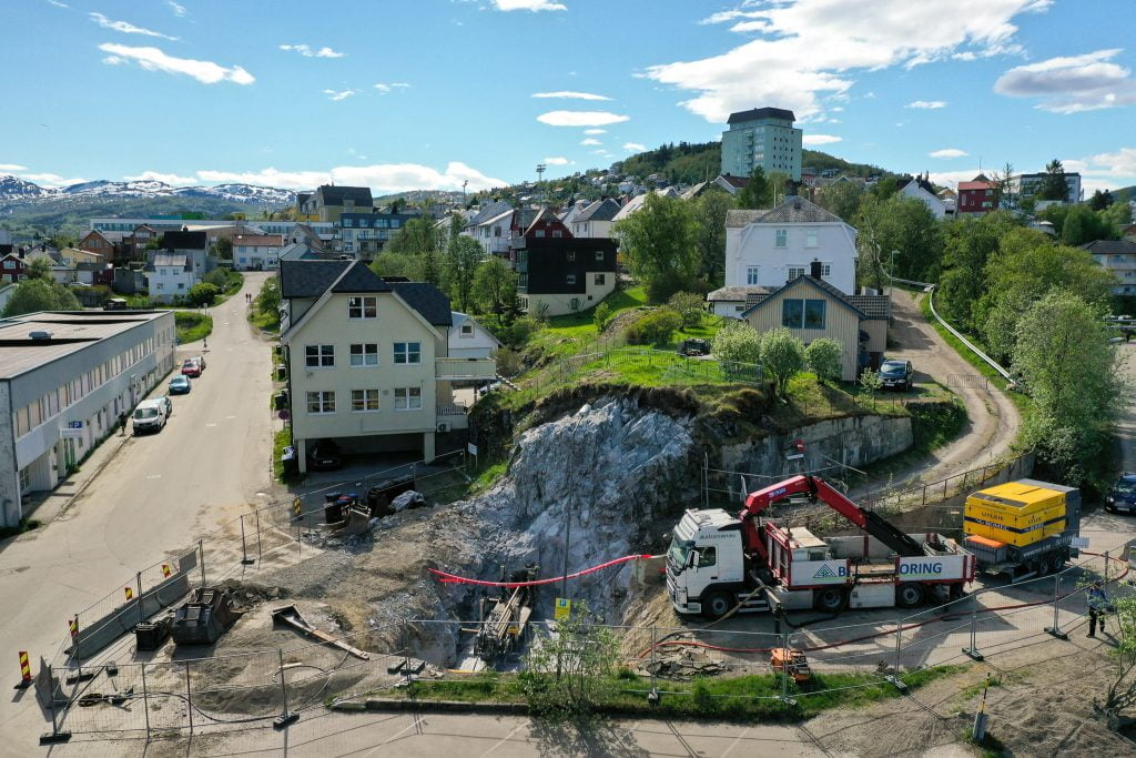Arbeider i defauTore Hunds gt/Samasjøgata. Foto: Øivind Arvola